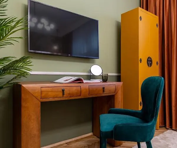 Birds Of Paradise Будинок відпочинку Бухарест