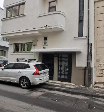 Birds Of Paradise * בוקרשט